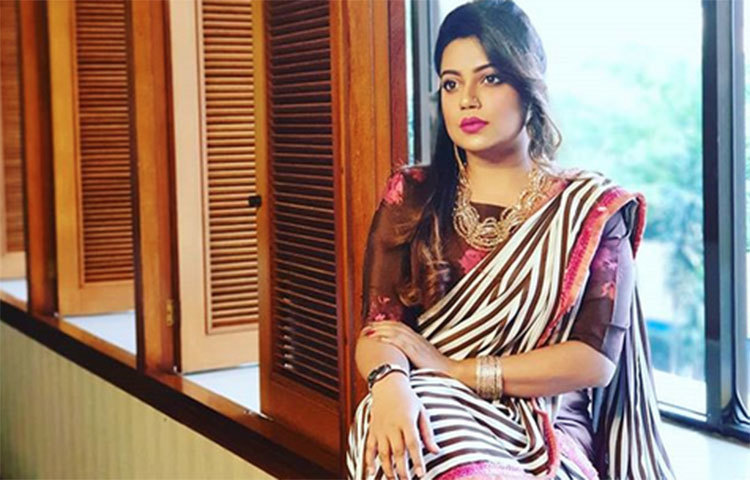 বিয়ের প্রসঙ্গে জানতে চাইলে বরাবরই এই গায়িকা বলতে যার সঙ্গে প্রেম করেছি তাকেই বিয়ে করবো।