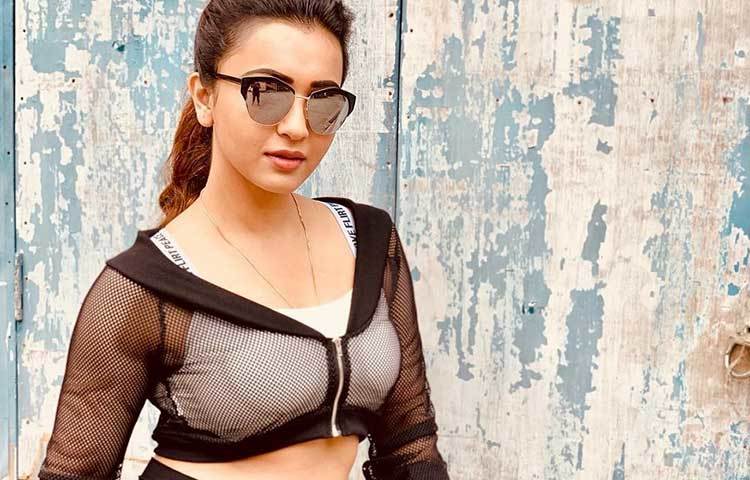 বনি সেনগুপ্তর সঙ্গে রয়েছে কৌশানীর দুষ্টু-মিষ্টি সম্পর্ক।