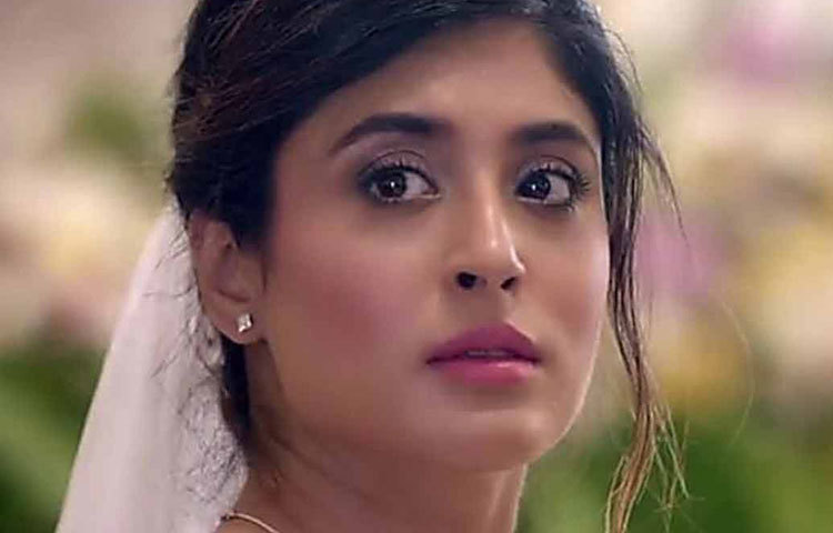 ‘কিতনা মহব্বত হ্যায়’-এর ‘আরোহী’কে মনে আছে? অথবা ‘কুছ তো লোগ কহেঙ্গে’র ‘ড. নিধি’? এ ধরনের বেশ কিছু চরিত্রে জনপ্রিয়তা পেয়েছেন কৃতিকা কারমা।