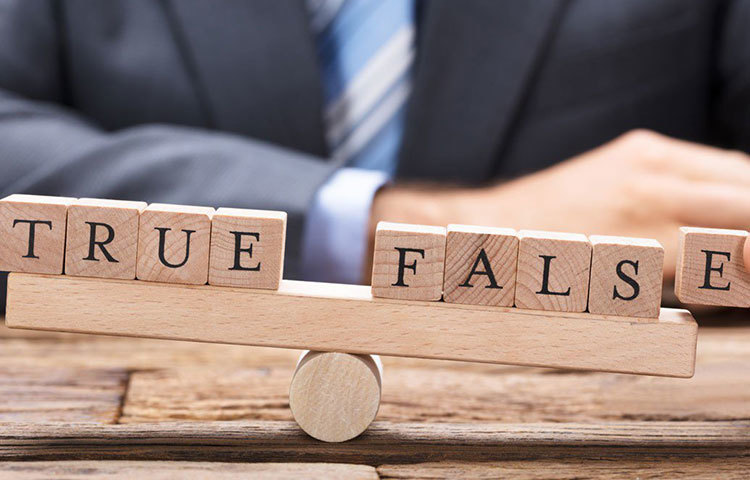 আদৌ সত্যি বলছ তো: এ এক মারাত্মক প্রশ্ন। সম্পর্ক শুরুর দিকে তো বটেই এমনকি, মানুষটির সঙ্গে ঘনিষ্ঠতা বাড়ার পরেও এই প্রশ্ন একেবারেই নয়। সঙ্গী যদি একবার বুঝে ফেলেন যে আপনি তাকে খুব একটা বিশ্বাস করেন না, তাতে সমস্যার জল অনেক দূর গড়াতে পারে।