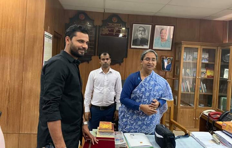 শিক্ষামন্ত্রী এ বিষয়ে প্রধানমন্ত্রীর সঙ্গে আলোচনা করে ব্যবস্থা গ্রহণের আশ্বাস দিয়েছেন। এছাড়া বিভিন্ন বিদ্যালয়ে ভবন ও মাদরাসার উন্নয়নের জন্য মন্ত্রীর কাছে অনুরোধ জানিয়েছেন মাশরাফি।