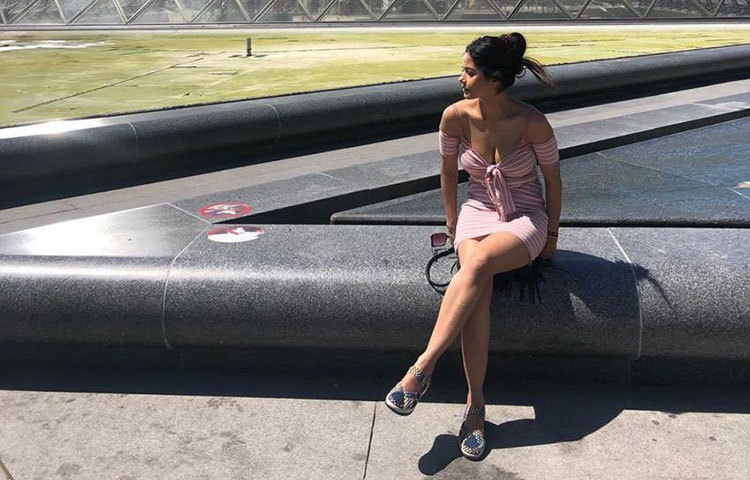 বহু নামীদামি ফ্যাশন শো-তে র‌্যাম্পে হেঁটেছেন মিরা।