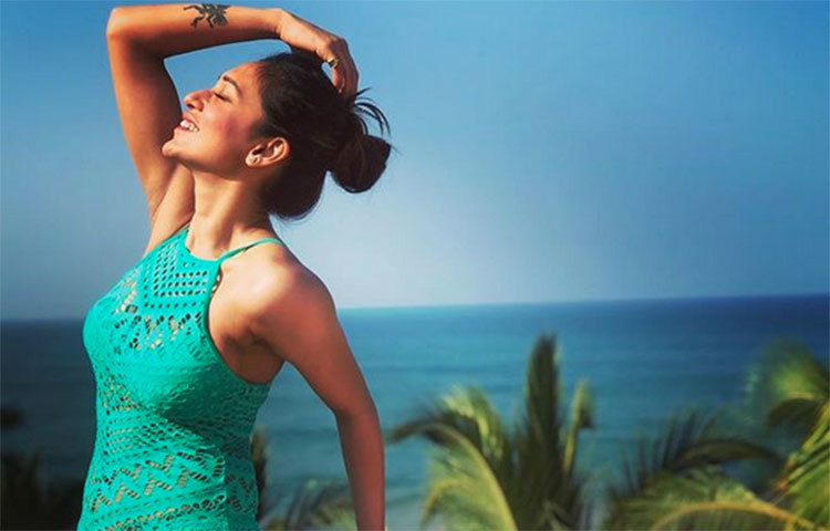 তার ভক্তরা নতুন গান ও নির্বাচনের মাঠে তাকে পেয়ে ভীষণ খুশি।