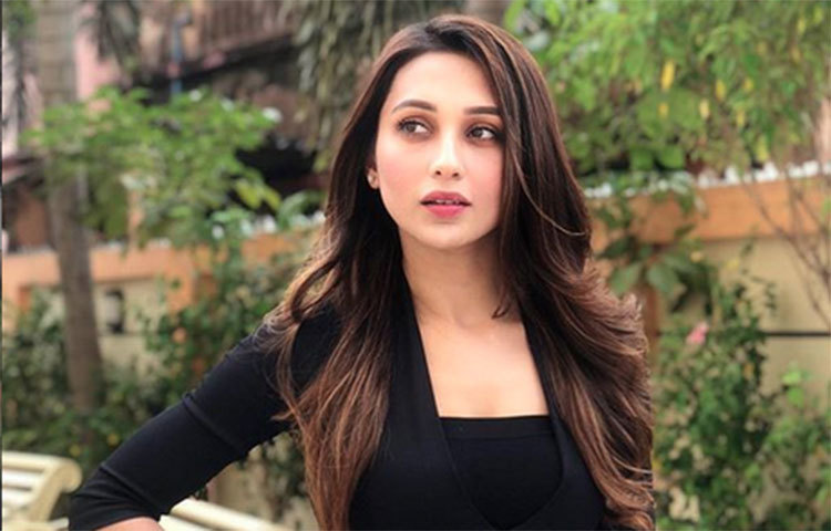 কিন্তু এখন ছবির প্রচারের চেয়ে নির্বাচনের প্রচারেই বেশি ব্যস্ত মিমি।