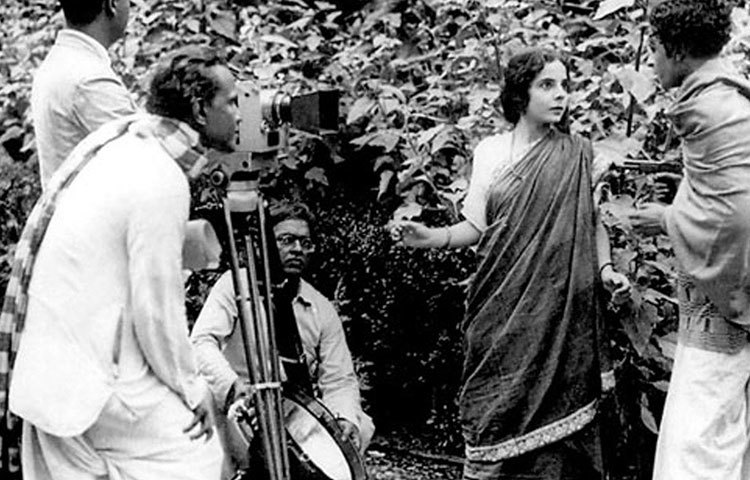 শুধু কি তাই নয় সিনেমা জগতে তিনিই প্রথম মহিলা প্রযোজক। প্রযোজনা করেছেন প্রায় ১৬টিরও বেশি সিনেমা। তার প্রযোজনা সংস্থার নাম ছিল ‘সিল্ভার প্রোডাকশন’।