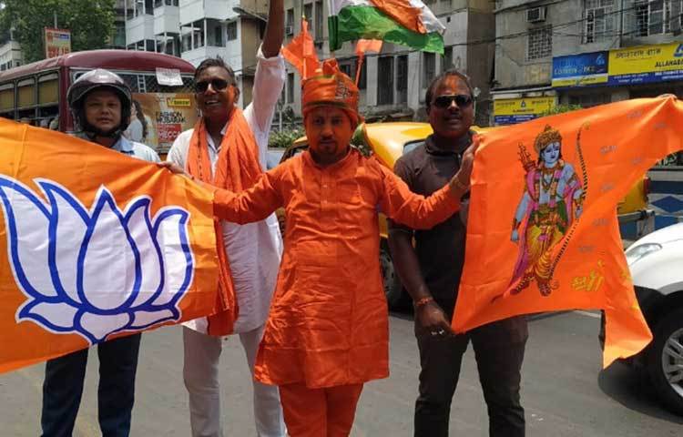 দিল্লির মসনদে কি ফের একবার পদ্মশিবির? কী বলছে গণনা? আর কয়েক ঘণ্টার মধ্যেই স্পষ্ট হবে উত্তর।