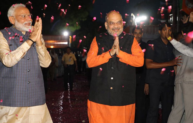 ২০১৪ সালের মতো এবারও নরেন্দ্র মোদি প্রার্থী হয়েছিলেন উত্তরপ্রদেশের বারাণসী লোকসভা আসন থেকে। এবার তিনি ওই কেন্দ্র থেকে জিতেছেন ৪ লাখ ৭৯ হাজার ৫০৫ ভোটে। জয়ের ব্যবধান গতবারের তুলনায় এক লাখেরও বেশি।