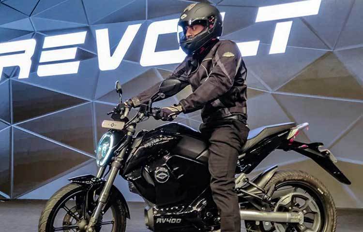 বাইকটিতে রয়েছে অ্যান্টি-থেফট্, জিওফেন্সিং-সহ নানা চোখ ধাঁধানো প্রযুক্তি।