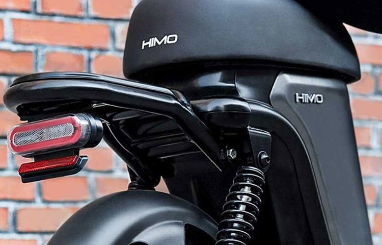 বাইকটিতে রয়েছে ফ্রন্ট সাসপেনশন ফর্ক, ডুয়েল কয়েলওভার রিয়ার সাসপেনশন, রিয়ার সাইড ড্রাম ব্রেক এবং ফ্রন্ট সাইড হাইড্রোলিক ডিস্ক ব্রেক।