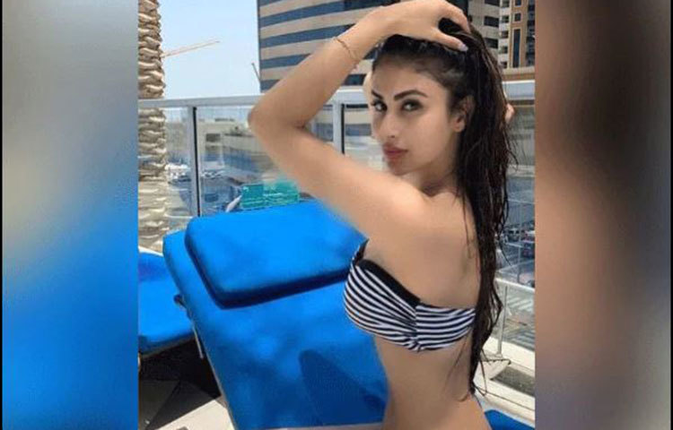 মৌনী রায় জন্মগ্রহণ করেন ২৮ শে সেপ্টেম্বর ১৯৮৫ সালে পশ্চিমবঙ্গের কোচ বিহারের একটি বাঙালি   পরিবারে।