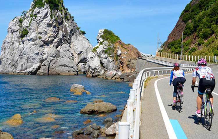 কিমিনো শহরের মিউজিক্যাল রোড দিয়ে গেলেই বাজতে শুরু করে জাপানের প্রিয় লোকগাথা ‘নিয়াগেত গোরান ইয়োরু’।