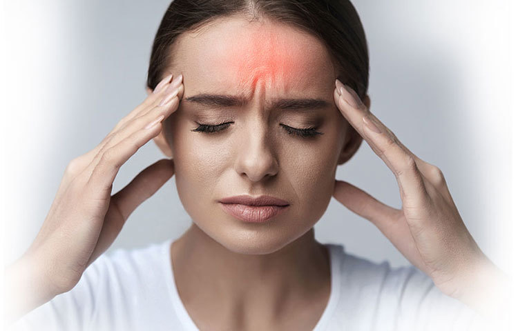 অতিরিক্ত রোদে ঘোরাঘুরির কারণে মাইগ্রেনের ব্যথা শুরু হতে পারে। এ ছাড়াও অতিরিক্ত গরম, অতিরিক্ত আর্দ্রতার তারতম্যে মাইগ্রেনের ব্যথা শুরু হয়ে থাকে।