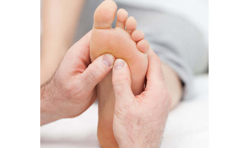 হাঁপানি: এভাবে চেপে ধরলে শ্বাসপ্রশ্বাসের সমস্যা দূর হবে।