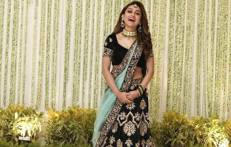 প্রিয় বান্ধবী নুসরাতের রিসিপশনে মিমি চক্রবর্তী।