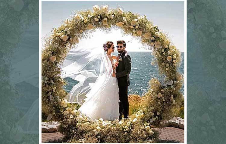 আমিষ পদের মধ্যে ইলিশ, চিংড়ি, ভেটকি ছাড়াও অন্যান্য মাছ থাকবে। থাকবে মাংসের পদও। আর মেনুর বেশিরভাগটাই নাকি ঠিক হয়েছে নুসরাতের তত্ত্বাবধানে।