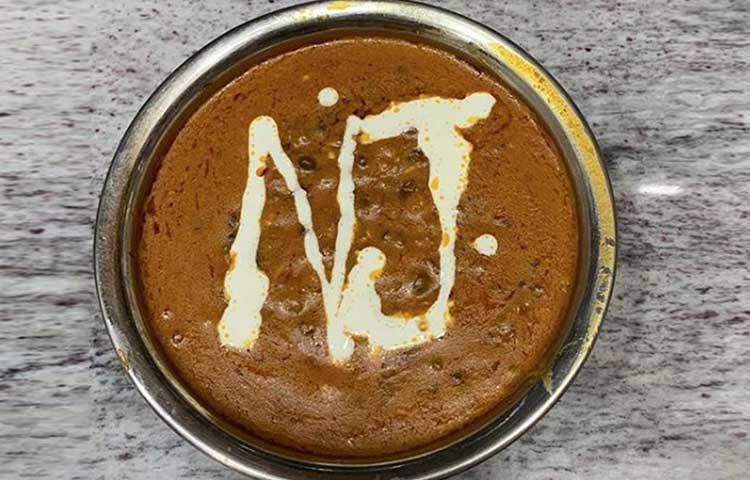 নুসরাত নিজে ভালো রান্না করেন। তার ঘনিষ্ঠরা একবাক্যে স্বীকার করেন এ কথা। রিসেপশনের বাঙালি খাবারের পাশাপাশি থাকবে মোগলাই খানাও। বসিরহাটের মাখা সন্দেশেরও নাকি আয়োজন রয়েছে।