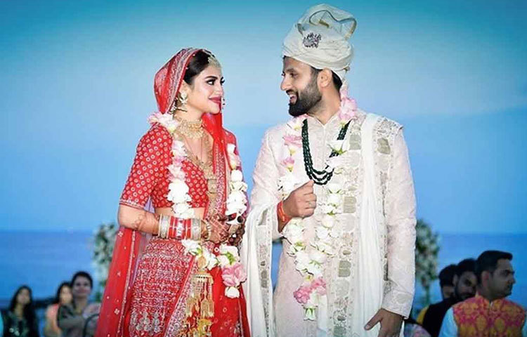 Хардкор топтық порно пәктік Линн