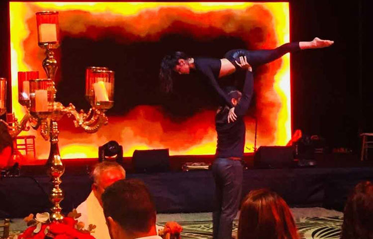 ইয়ট পার্টি, বোহেমিয়ান মেহেদি, পুল পার্টির পর ১৯ জুন সকালেই সেখানে অনুষ্ঠিত হয়েছে সান কিসড পার্টি। সন্ধ্যায় হয়েছে নুসরাতের বিয়ের অনুষ্ঠান।