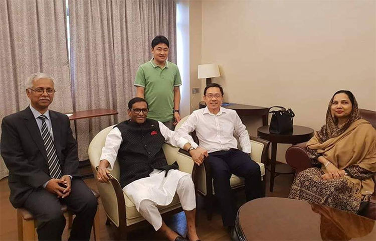 শুক্রবার সিঙ্গাপুর সময় বিকেল তিনটায় সিঙ্গাপুরের মাউন্ট এলিজাবেথ হাসপাতাল থেকে ছাড়পত্র দেওয়া হয়েছে ওবায়দুল কাদেরকে। তিনি সুস্থ আছেন। তার রক্তচাপ স্বাভাবিক এবং ডায়াবেটিস নিয়ন্ত্রণে রয়েছে।