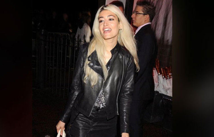 এখন ৪৩ বছর বয়স ওয়াফার। কিন্তু এই বয়সেও তিনি আমেরিকার মডেলিং জগতে একের পর এক কাজ করে চলেছেন তিনি।