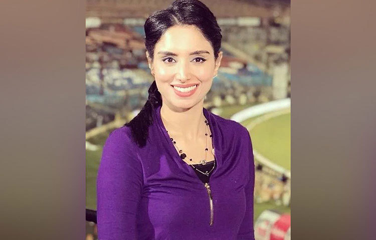 জয়নাব পড়াশোনা করেছেন ম্যানেজমেন্ট নিয়ে ওয়ারউইক বিশ্ববিদ্যালয় থেকে।