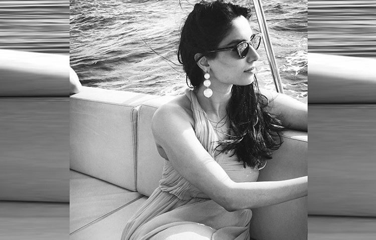 এই সঞ্চালিকা অফার পেয়েছেন নায়িকা হওয়ারও।