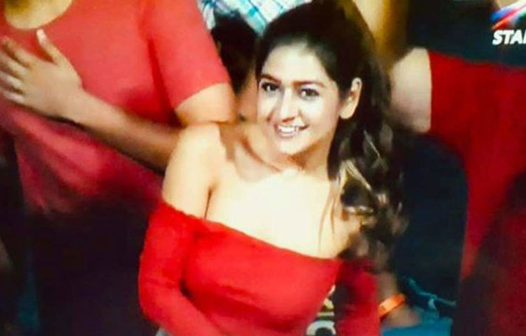 কেউ কেউ আবার তাকে ‘ন্যাশনাল ক্রাশ’ বলেও উল্লেখ করেছেন।