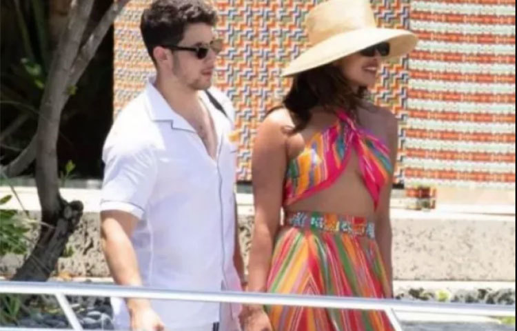 ফটোসেশনে প্রিয়াঙ্কা-নিক।