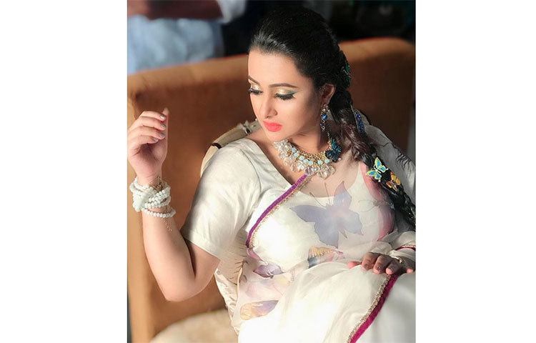 জাকির হোসেন রাজু পরিচালিত ‘এ জীবন তোমার আমার’ চলচ্চিত্রের মাধ্যমে ১৯৯৮ সালে ঢাকাই চলচ্চিত্রে পথচলা শুরু করেন পূর্ণিমা।