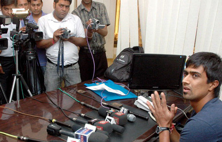 এরপর ২০১৪ সালে দিল্লি ডেয়ারডেভিলসের হয়ে খেললেও উইকেট পাননি তিনি। রাজস্থান রয়্যালসের বিরুদ্ধে ৩২ রান দিয়েছিলেন। ২০১৫ সালে চেন্নাই কেনে তাকে। কিন্তু তেমন সাফল্য পাননি।