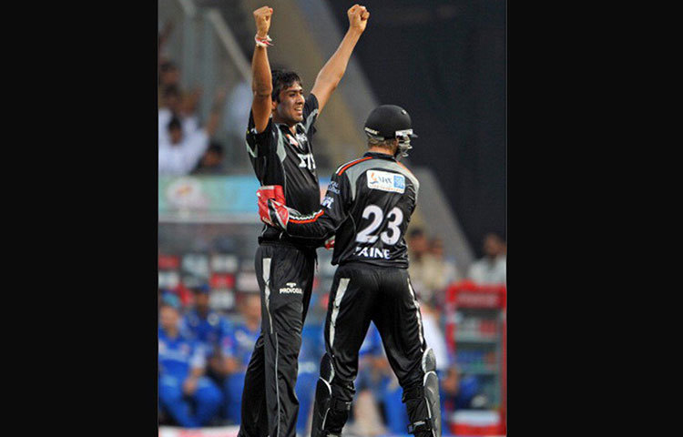 রেভ পার্টির দাগ মুছে জাতীয় ফেরার চেষ্টা করছেন রাহুল, সূত্র বলছে এমনটাই। রাহুল বলেন, ‘অনিল কুম্বলে, যুবরাজ সিংহ, বিসিসিআই সাহায্য করেছে বলে এখনও লড়াই করছি।’ কিন্তু কুলদীপ যাদব, যুজবেন্দ্র চহালদের মতো ক্রিকেটার থাকতে তার ফেরাটা বেশ মুশকিল আইপিএলে কোনো দল না পাওয়া রাহুলের।