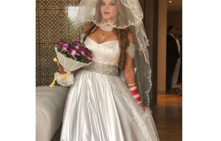 যদিও বিয়ের জল্পনায় জল ঢালেন রাখি সাওয়ান্ত নিজেই।