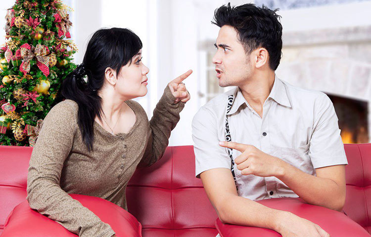 খুব ছোট ছোট বিষয়ে তার সমালোচনা করবেন না। কোনো মানুষই নিখুঁত নয়। তাই সঙ্গী সব কিছুতে ‘পারফেক্ট’ হবেন এমন ধরে নেওয়া বোকামি। কারণ, আপনি নিজেও পারফেক্ট নন।