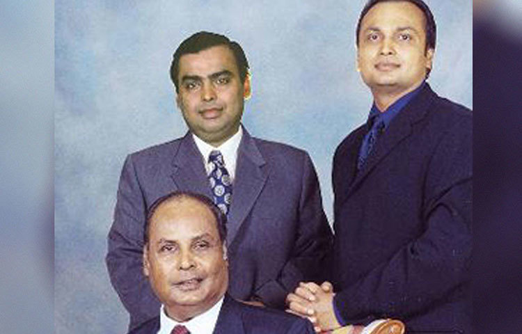 মুকেশ আম্বানী: ১৯৫৭ সালে রিলায়েন্স সংস্থাটি শুরু করেছিলেন ধীরুভাই আম্বানী। তার মৃত্যুর পর ব্যবসা সামলান দুই ছেলে মুকেশ ও অনিল আম্বানী। সম্পত্তির হিসেবে এই পরিবারের স্থান নবম। মোট সম্পত্তির পরিমাণ ৩ লাখ ৫৮ হাজার ৫৫৫ কোটি টাকা।