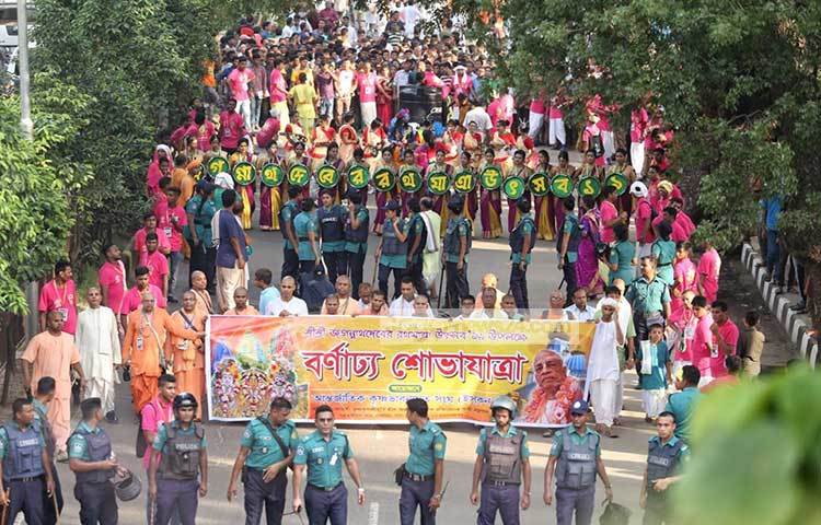 নির্বিঘ্ন পরিবেশে আজকের রথযাত্রা আয়োজনের জন্য ছিল ব্যাপক নিরাপত্তা ব্যবস্থা। ছবি: মাহবুব আলম