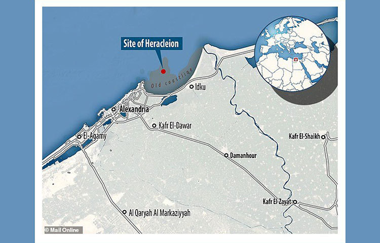 পুরাতাত্ত্বিক ও গবেষকদের মতে, খ্রিস্টপূর্ব দ্বিতীয় শতাব্দীতে বার বার ভূমিকম্প ও সুনামির আঘাতেই এই শহরটি ধীরে ধীরে ডুবতে শুরু করে এবং শহরবাসীরা নৌকাগুলোতে মূল্যবান সম্পদ নিয়ে অন্য কোথাও চলে যাওয়ার চেষ্টা করছিল। সেই সময়ই কোনও এক প্রাকৃতিক দুর্যোগের শিকার হয়ে সমগ্র শহরটিই তলিয়ে যায়।