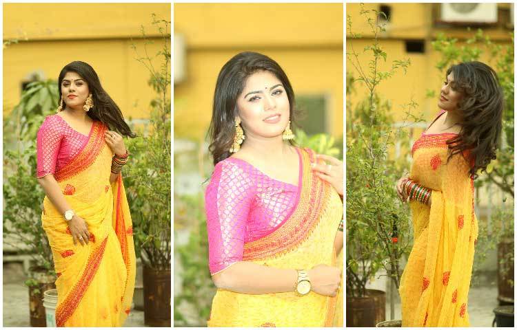 বিভিন্ন মুডে শান্তা জাহান।