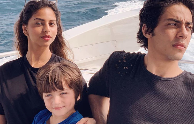 তিন ছেলেমেয়ের ছবিও শেয়ার করেছেন গৌরী।