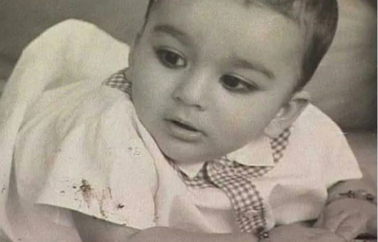 ছেলেবেলায় সঞ্জয় দত্ত।