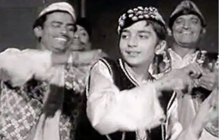 অভিনয়ে ছোট্ট সঞ্জয়।