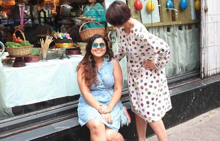 মেয়ের সাথে ছুটি কাটানোর ছবি স্বস্তিকা তার ইনস্টাগ্রামে পোস্ট করেছেন।