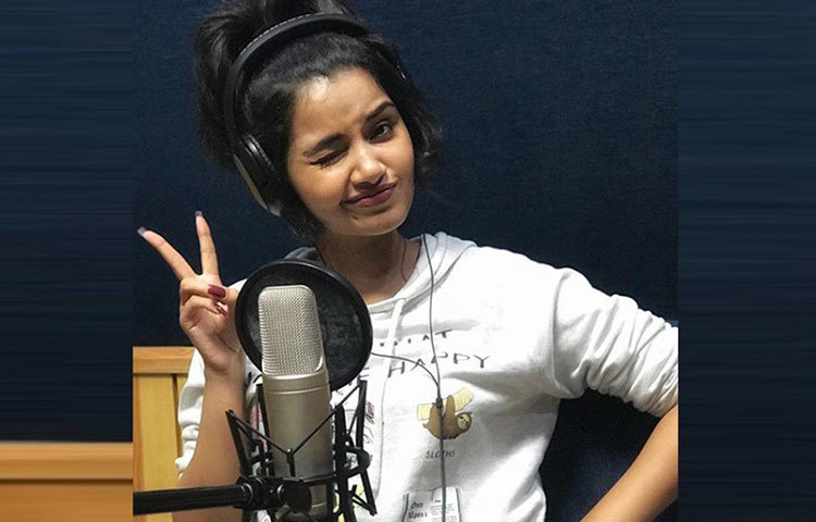 ‘প্রেমাম’ ছিল তার ডেবিউ ছবি। মালয়ালম ও তেলেগু, দু’টি ভাষার ছবিতেই অভিনয় করেছেন তিনি।