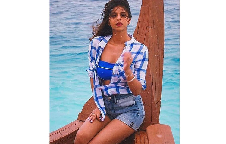 সাগর ভ্রমণের সময় ক্যামেরাবন্দি সুহানা।