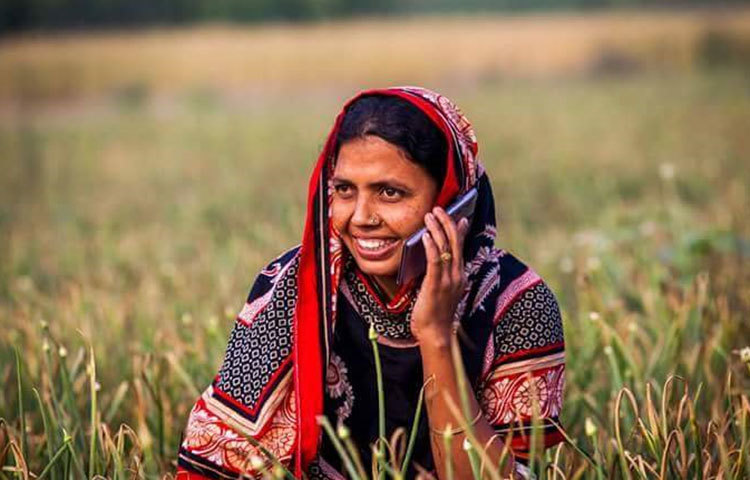 ডিমলা উপজেলা কৃষি অফিসার কৃষিবিদ সেকেন্দার আলী জাগো নিউজকে বলেন, ‘প্রতীক অ্যানিমেটরগণ ‘উপজেলা কৃষি অফিস ডিমলা’ ফেসবুক আইডির সাথে যুক্ত আছেন। প্রায়ই তারা কৃষিসংক্রান্ত সমস্যা ফেসবুকে পোস্ট দেন। তারা আমাদের কাছ থেকে প্রয়োজনীয় পরামর্শ নেন।