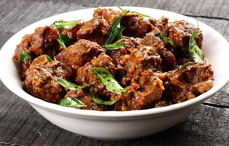 প্রতি ছুটির দিনে অনেকে গরুর গোশতো দিয়ে বিরিয়ানির খান। তবে সাবধান! অতিরিক্ত রেড মিট স্ট্রোকের প্রায় ২৮ শতাংশ আশঙ্কা বাড়িয়ে দেয়। কোলেস্টেরল বাড়ানোতেও এর জুড়ি নেই।