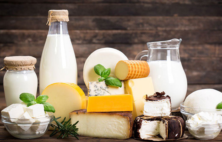 খাবার পাতে দুগ্ধজাত জিনিস রাখুন। যারা ল্যাকটোজেন সহ্য করতে পারেন না, তারাও এর বিকল্প কোনো খাবার জেনে নিন চিকিৎসকের থেকে। দুধ থেকে তৈরি জিনিস প্রতিদিন পাতে রাখলে তা স্ট্রোকের শঙ্কা ঠেকায় অনেকটাই।