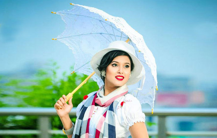 ছাতা ব্যবহার: বাইরে বের হলে অবশ্যই ছাতা ব্যবহার করা, যাতে সরাসরি রোদের মধ্যে থাকতে না হয়। এ সময় চওড়া কিনারাযুক্ত টুপি, ক্যাপও ব্যবহার করা যেতে পারে। যারা মাঠেঘাটে কাজ করেন, তারা মাথায় মাথালজাতীয় টুপি ব্যবহার করতে পারবেন, যা তাদের রোদ থেকে রক্ষা করবে।