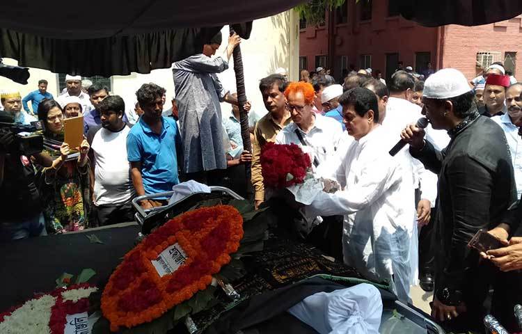 টেলি সামাদের মৃত্যুতে চলচ্চিত্র অঙ্গনে পড়েছে শোকের ছায়া।