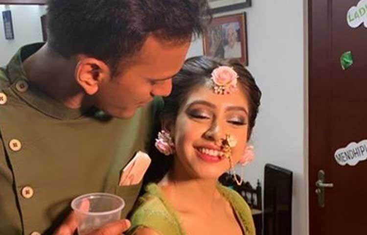 শুভেচ্ছাবার্তায় ভেসে গিয়েছে নীতির ইনস্টাগ্রাম।