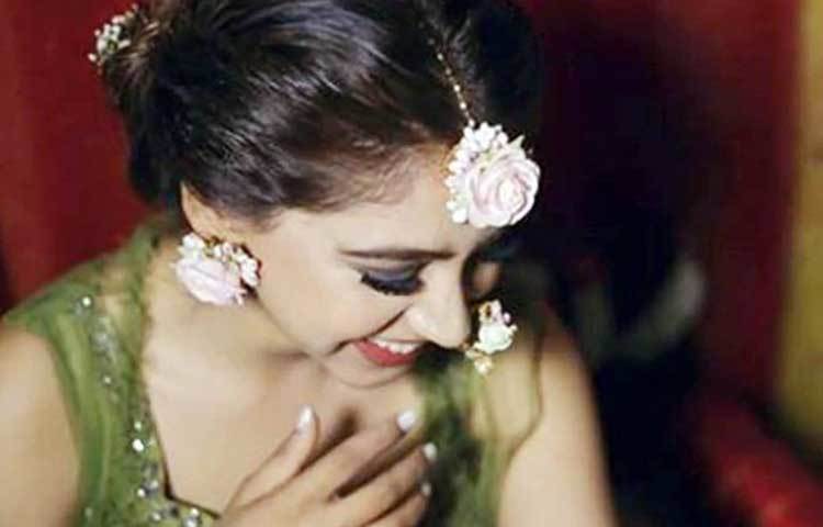 অভিনয়ের পাশাপাশি নীতি ভালোবাসেন বেড়াতে যেতে, নাচতে আর রান্না করতে।